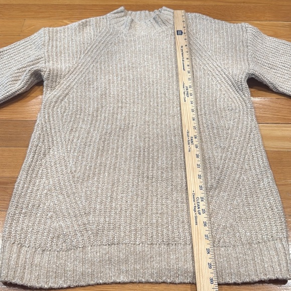 Old navy women’s mockneck maternity sweater size medium. - Picture 4 of 7
